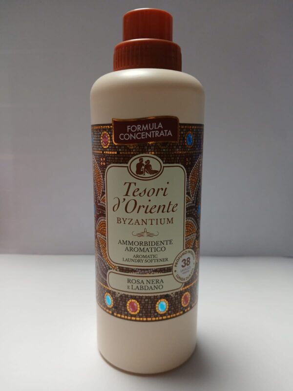 Tesori D'Oriente Weichspüler Byzanz Schwarz Rose und Labdanum 750 ml